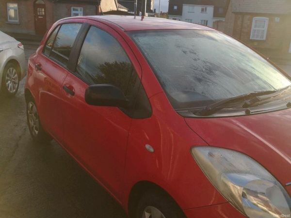 Toyota Yaris Hatchback, Petrol, 2007, Red