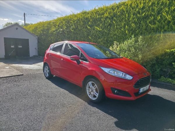 Ford Fiesta Hatchback, Petrol, 2014, Red