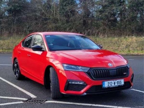 Skoda Octavia Saloon, Diesel, 2021, Red