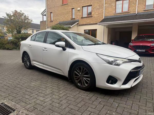 Toyota Avensis Saloon, Diesel, 2015, White