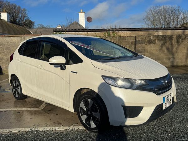 Honda Fit Hatchback, Petrol Hybrid, 2013, White