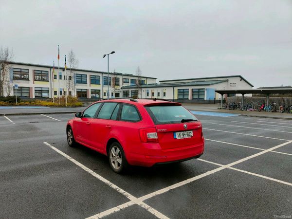 Skoda Octavia Estate, Diesel, 2014, Red