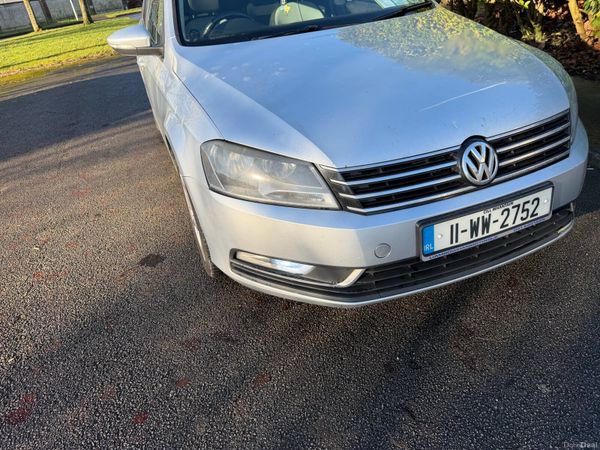 Volkswagen Passat Saloon, Diesel, 2011, Silver