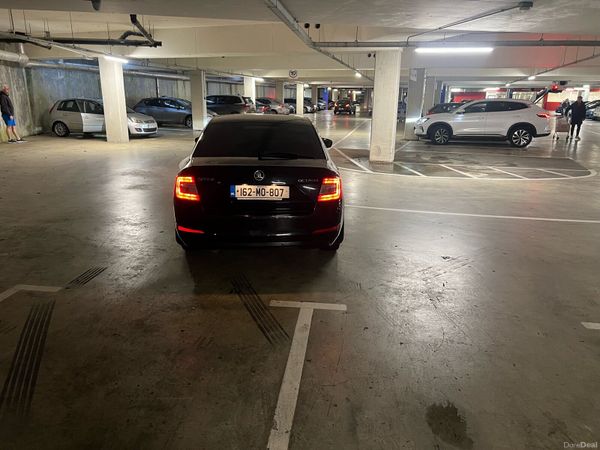 Skoda Octavia Saloon, Diesel, 2016, Black