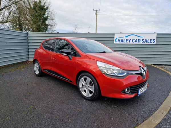Renault Clio Hatchback, Petrol, 2015, Red