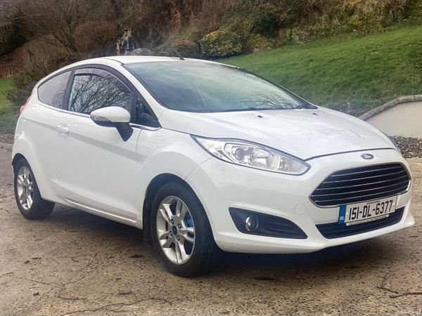 Ford Fiesta Hatchback, Petrol, 2015, White