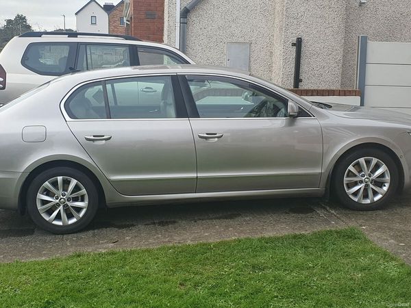 Skoda Superb Saloon, Diesel, 2011, Beige