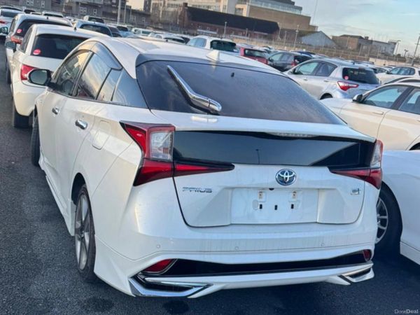 Toyota Prius Saloon, Petrol Hybrid, 2019, White