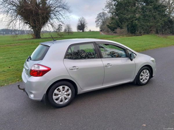 Toyota Auris Hatchback, Diesel, 2010, Silver