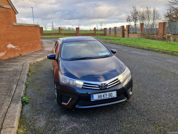 Toyota Corolla Saloon, Diesel, 2014, Black