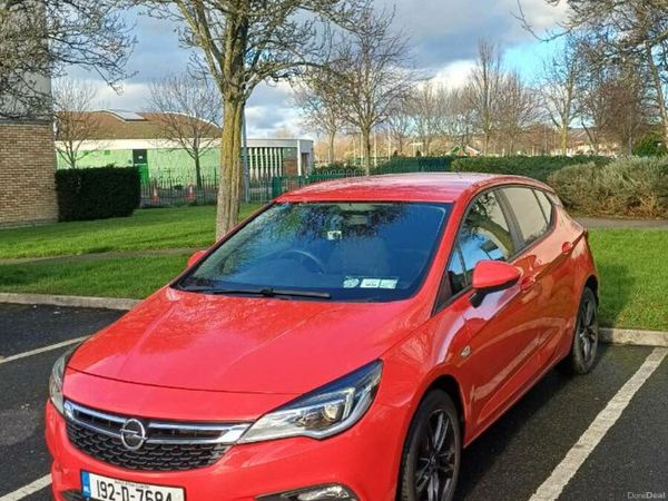 Opel Astra Hatchback, Diesel, 2019, Red