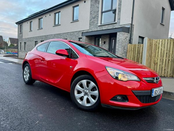 Opel Astra Hatchback, Petrol, 2016, Red