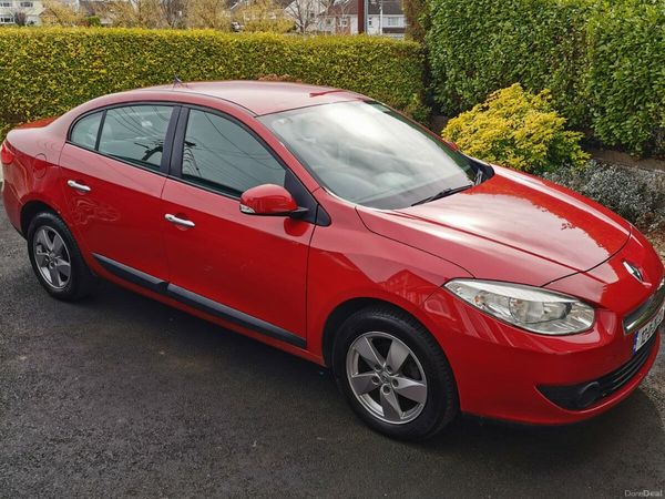 Renault Fluence Saloon, Diesel, 2012, Red
