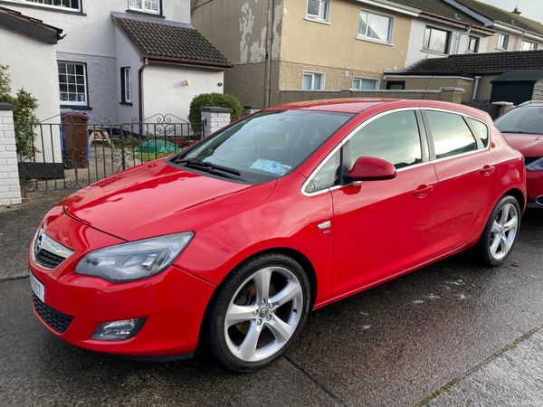 Opel Astra Hatchback, Diesel, 2010, Red