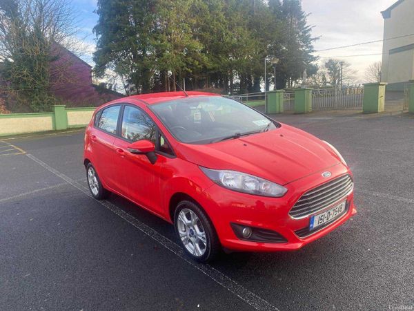 Ford Fiesta Hatchback, Petrol, 2015, Red