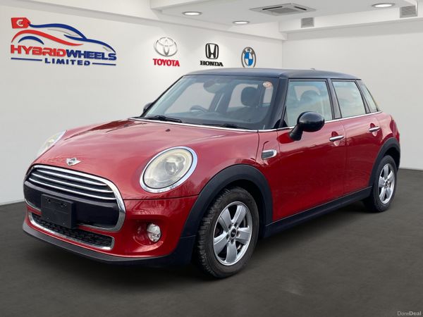 Mini Cooper Hatchback, Petrol, 2015, Red