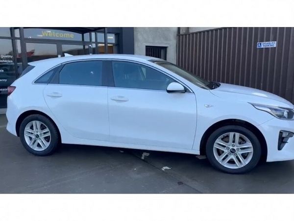 Kia Ceed Hatchback, Diesel, 2020, White
