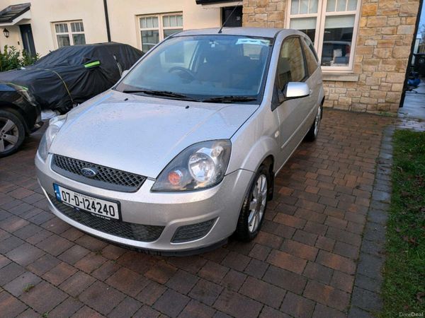 Ford Fiesta Hatchback, Petrol, 2007, Silver