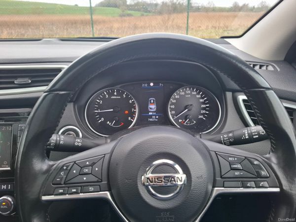 Nissan Qashqai MPV, Petrol, 2019, Grey