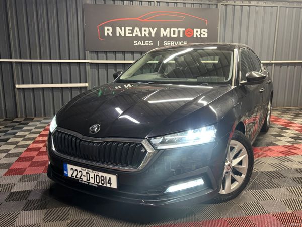 Skoda Octavia Saloon, Diesel, 2022, Black