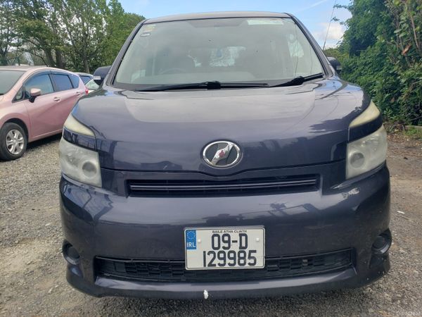 Toyota Voxy MPV, Petrol, 2009, Grey