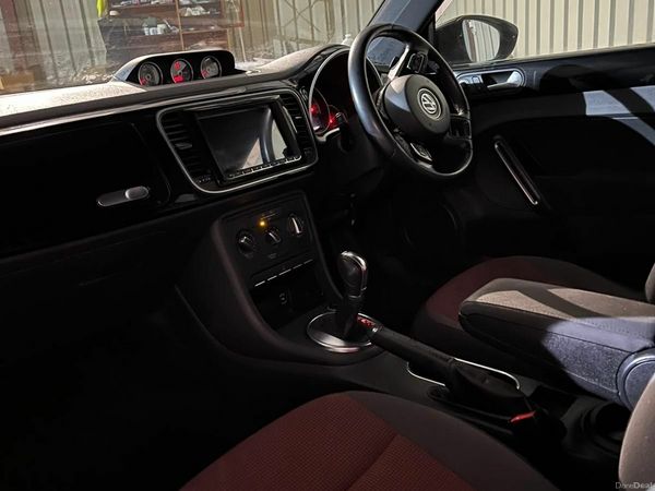 Volkswagen Beetle Hatchback, Petrol, 2013, Black