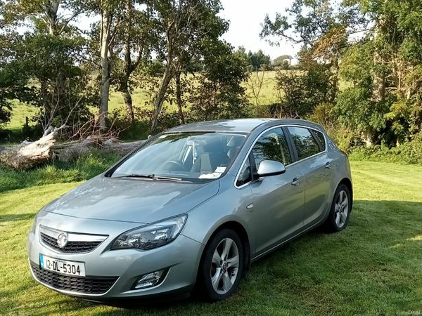 Vauxhall Astra Hatchback, Diesel, 2012, Silver