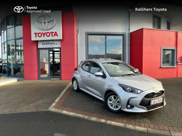 Toyota Yaris Hatchback, Petrol Hybrid, 2024, Silver