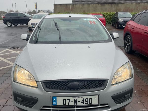 Ford Focus Saloon, Petrol, 2007, Silver