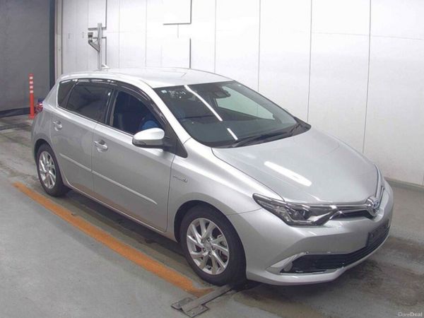 Toyota Auris Hatchback, Petrol Hybrid, 2016, Silver