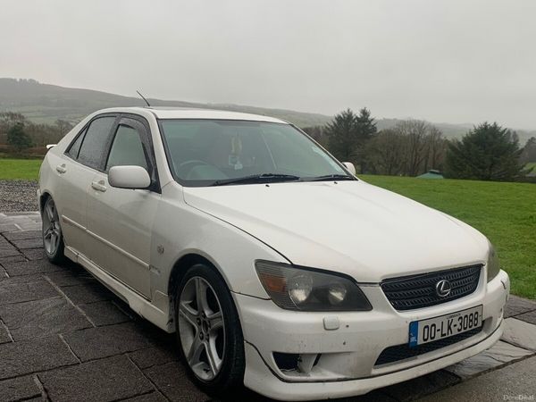 Lexus IS Saloon, Petrol, 2000, White