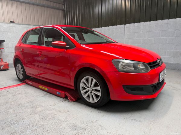 Volkswagen Polo Hatchback, Petrol, 2012, Red
