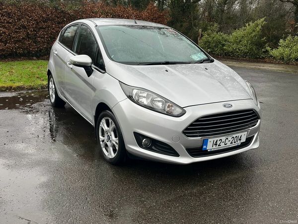 Ford Fiesta Hatchback, Petrol, 2014, Silver