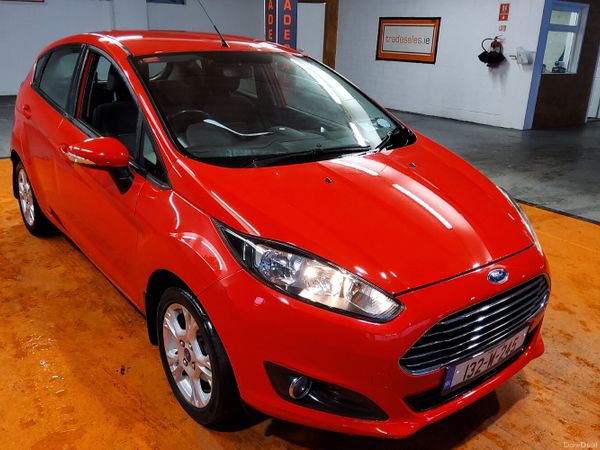 Ford Fiesta Hatchback, Petrol, 2013, Red