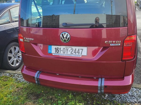 Volkswagen Caddy Maxi Life MPV, Diesel, 2016, Red