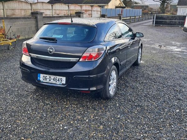 Opel Astra Hatchback, Petrol, 2006, Black