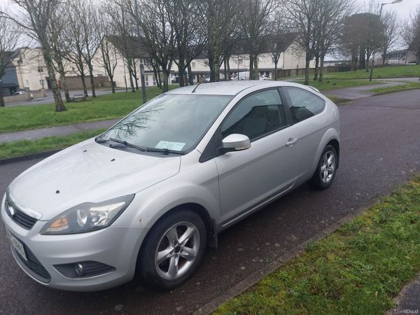 Ford Focus Hatchback, Petrol, 2008, Silver