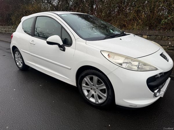 Peugeot 207 Hatchback, Diesel, 2009, White