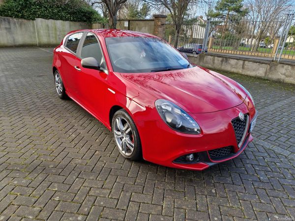 Alfa Romeo Giulietta Hatchback, Diesel, 2016, Red