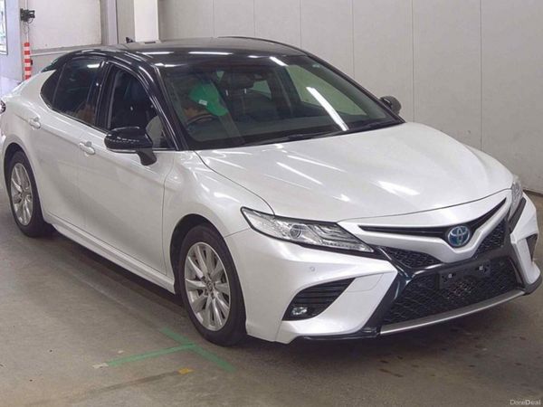 Toyota Camry Saloon, Petrol Hybrid, 2020, White