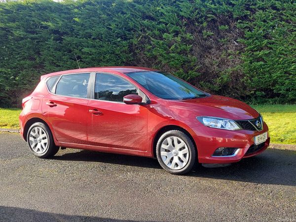 Nissan Pulsar Hatchback, Diesel, 2016, Red
