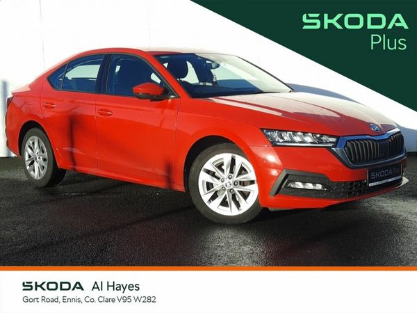 Skoda Octavia Saloon, Diesel, 2021, Red