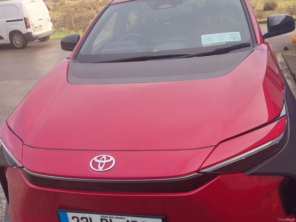 Toyota bZ4X Estate/Jeep, Electric, 2023, Red