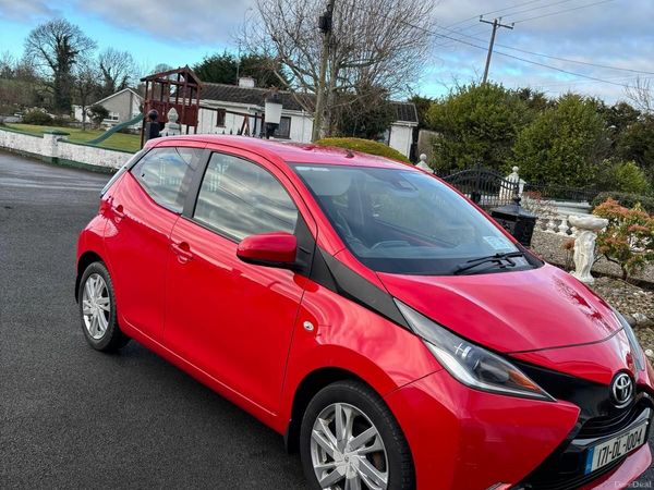 Toyota Aygo Hatchback, Petrol, 2017, Red
