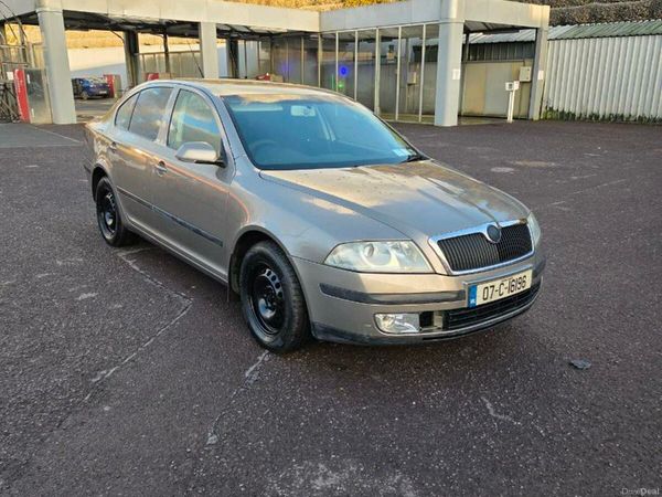 Skoda Octavia Hatchback, Petrol, 2007, Beige
