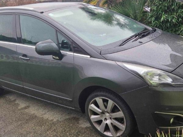 Peugeot 5008 MPV, Diesel, 2015, Grey