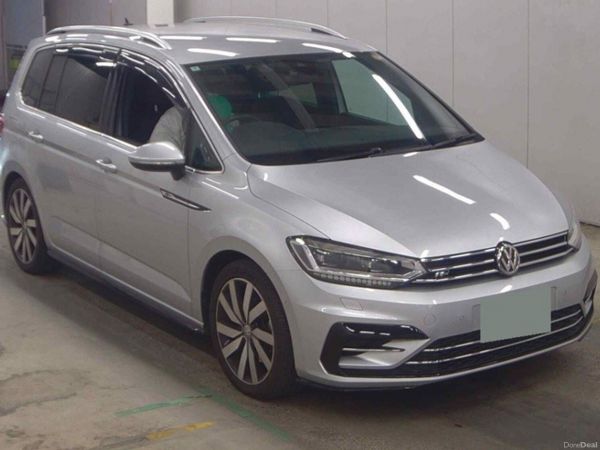 Volkswagen Touran MPV, Petrol, 2020, Silver