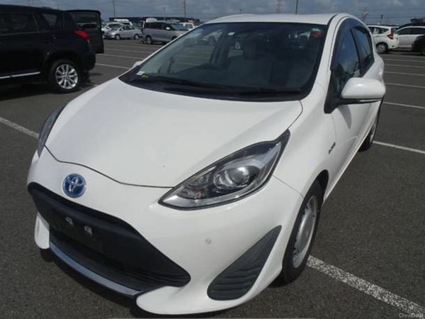 Toyota Aqua Hatchback, Petrol Hybrid, 2020, White