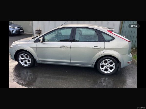 Ford Focus Hatchback, Diesel, 2010, Gold