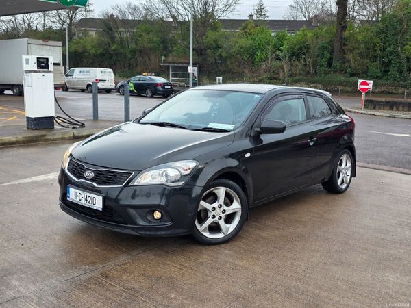 Kia Ceed Hatchback, Diesel, 2011, Black